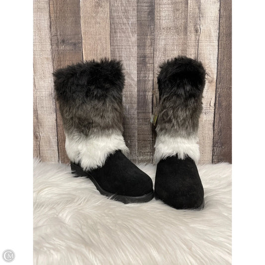Boots Mid-calf Flats By Bearpaw In Black & White, Size: 7