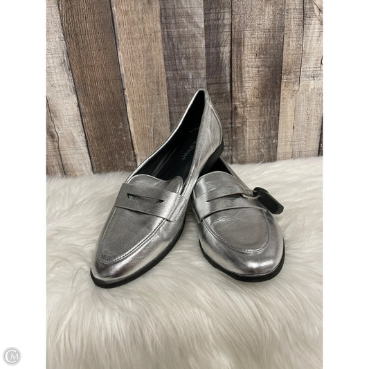 Shoes Flats By Lane Bryant In Silver, Size: 9