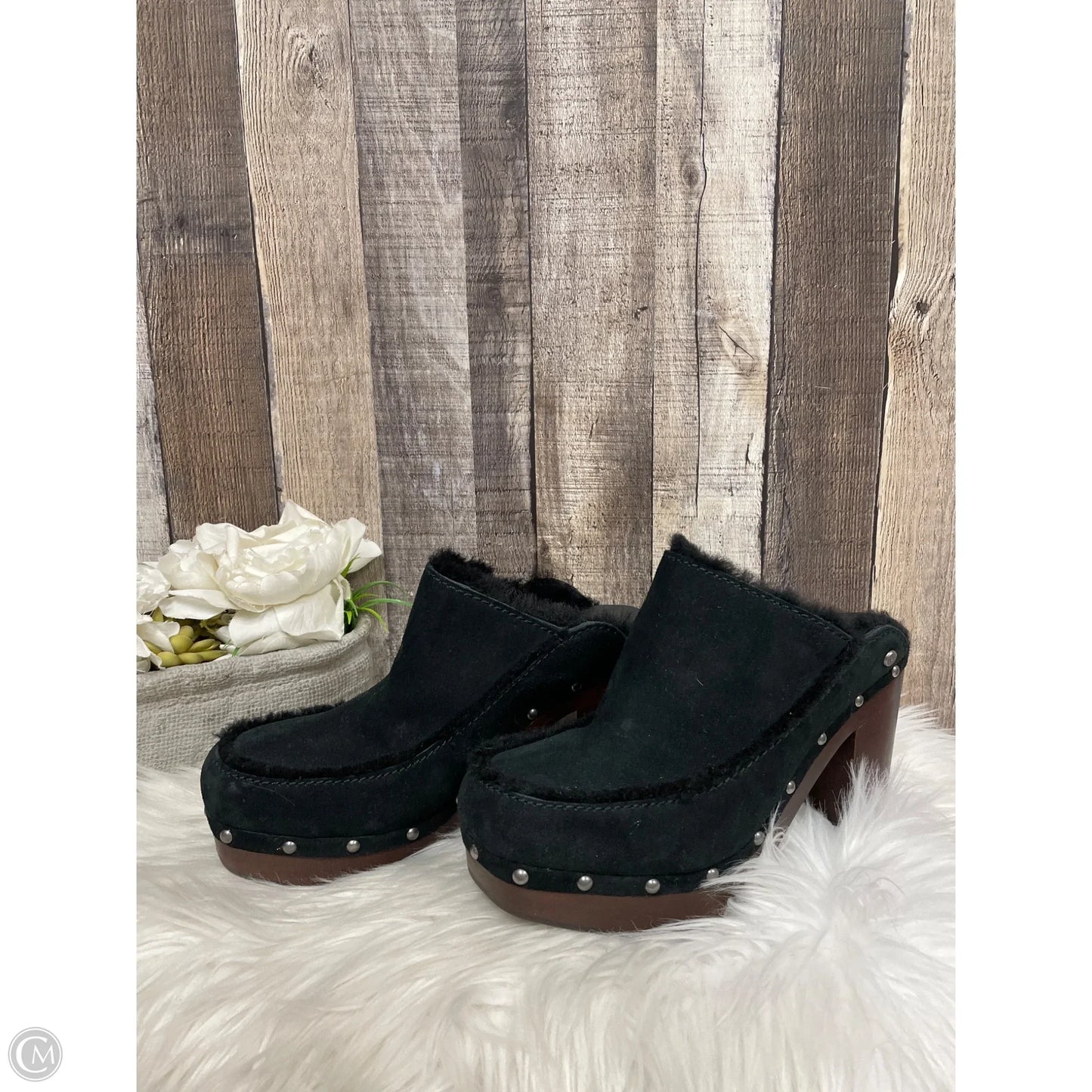 Shoes Designer By Ugg In Black & Brown, Size: 10