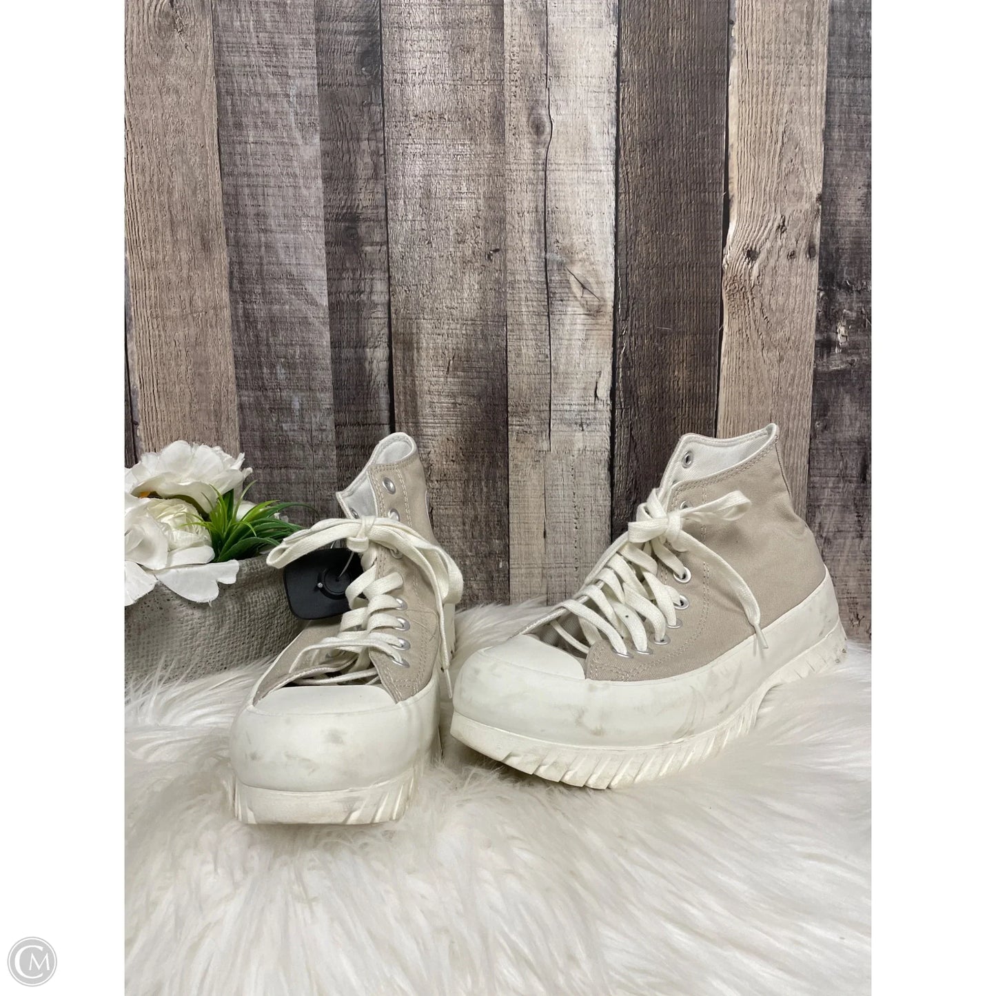 Shoes Sneakers By Converse In Beige, Size: 10.5