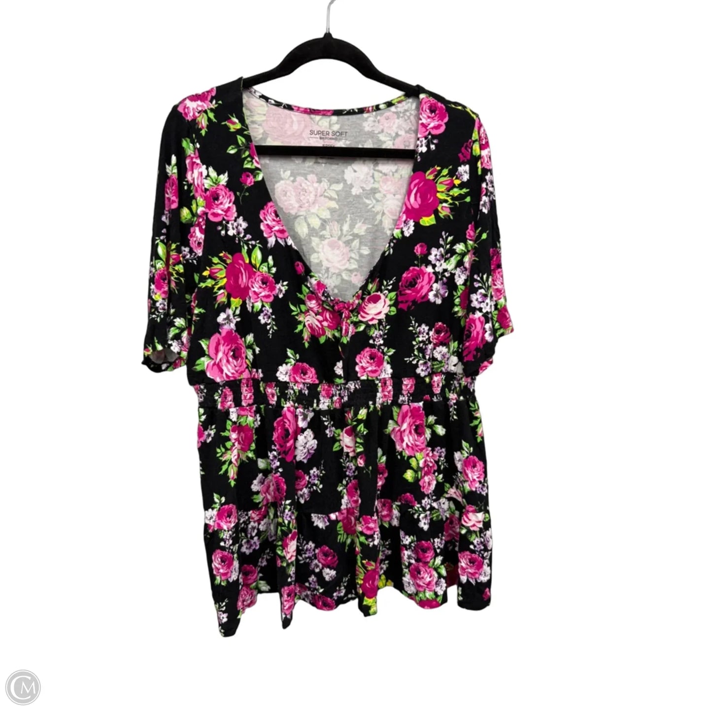 Top Short Sleeve By Torrid In Black & Pink, Size: 3x