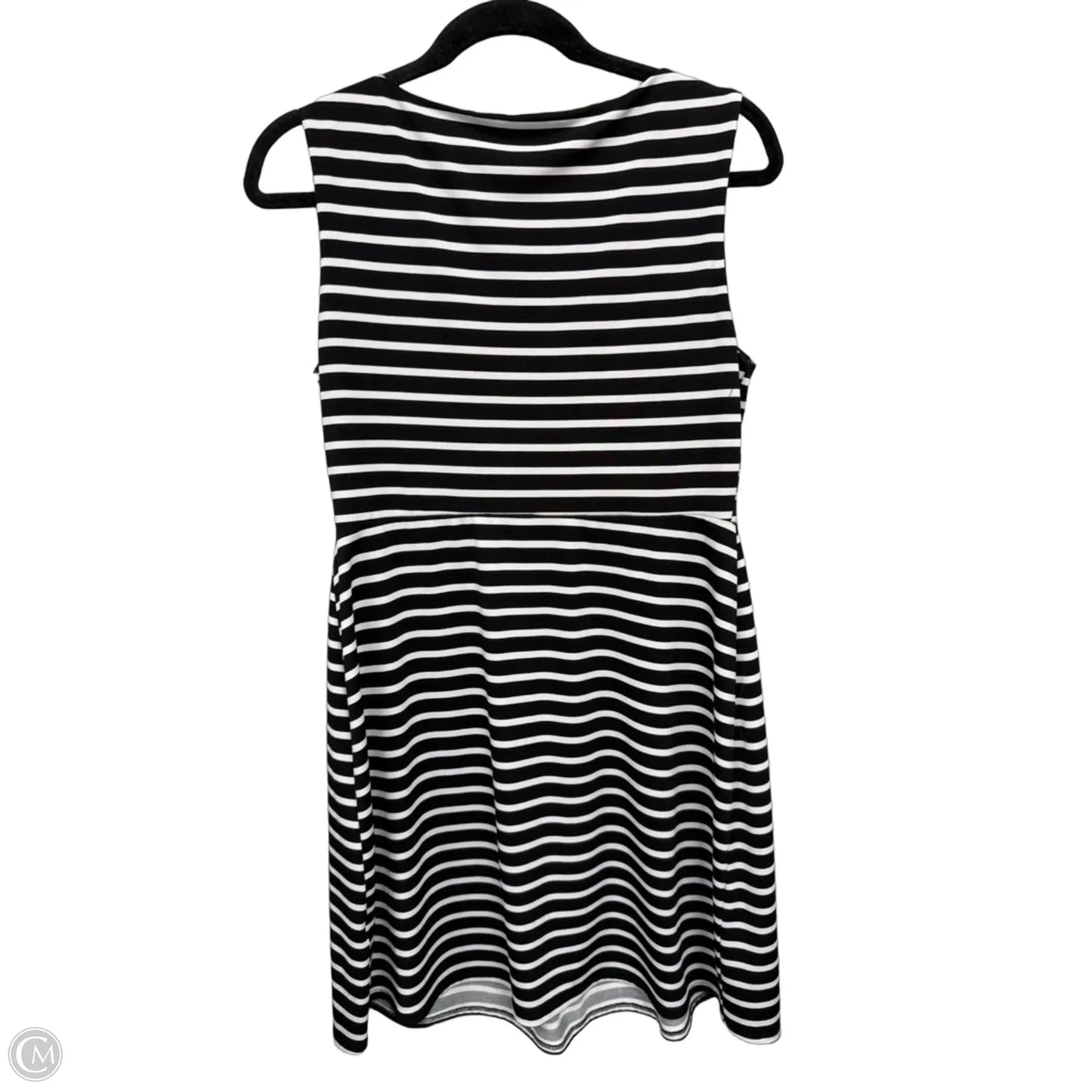 Dress Casual Short By Clothes Mentor In Black & White, Size: 8