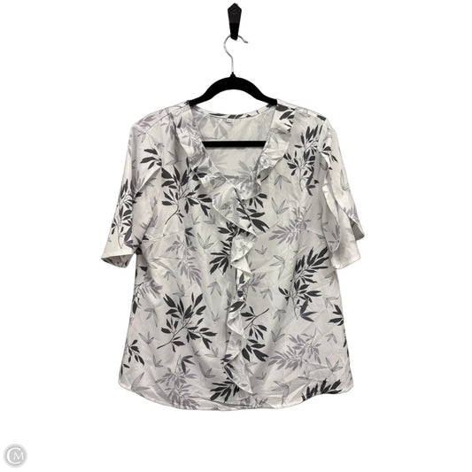 Blouse Short Sleeve By Clothes Mentor In Grey & White, Size: L