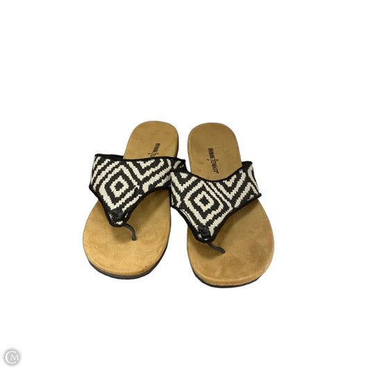 Sandals Flats By Minnetonka In Black & White, Size: 7