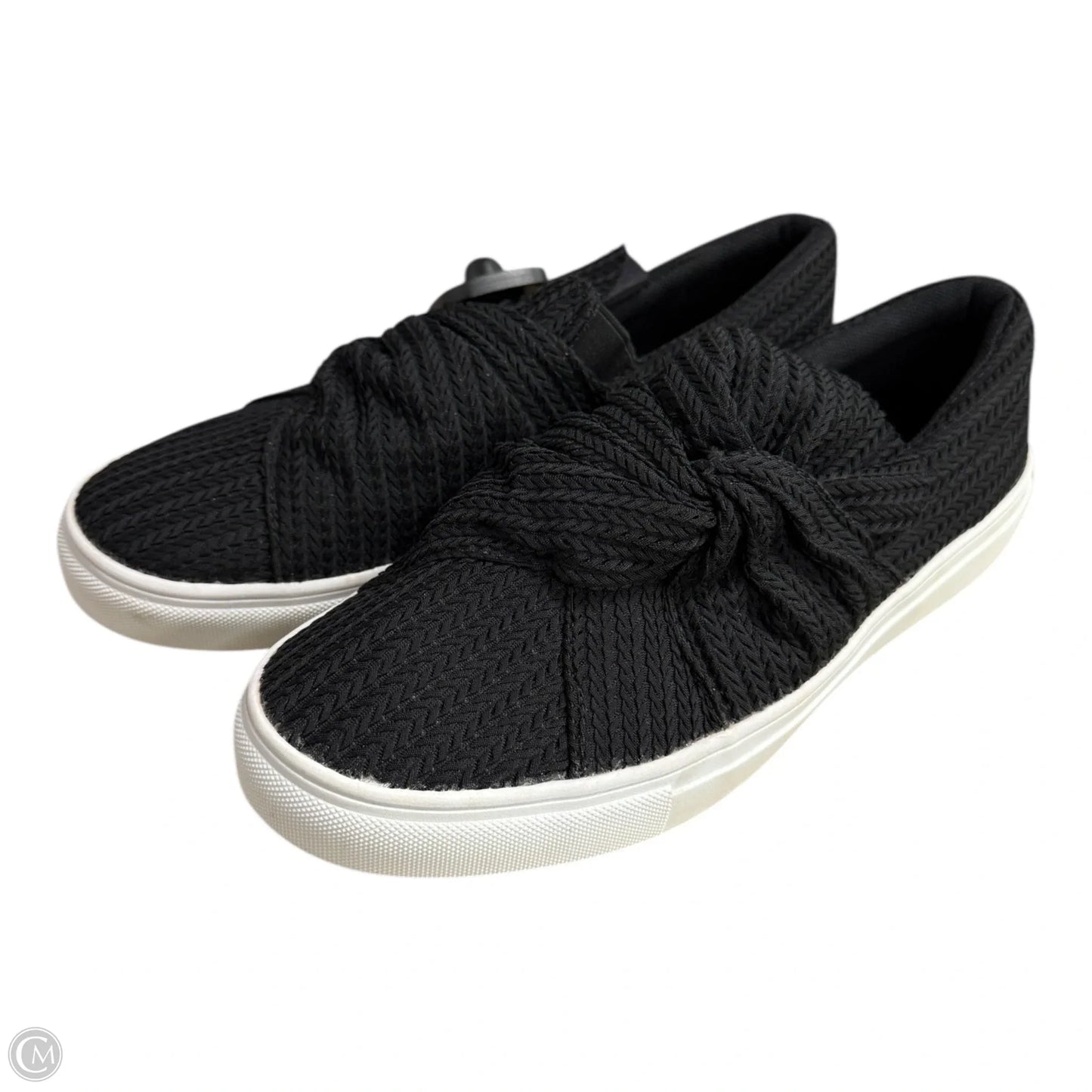 Shoes Sneakers By Clothes Mentor In Black & White, Size: 9