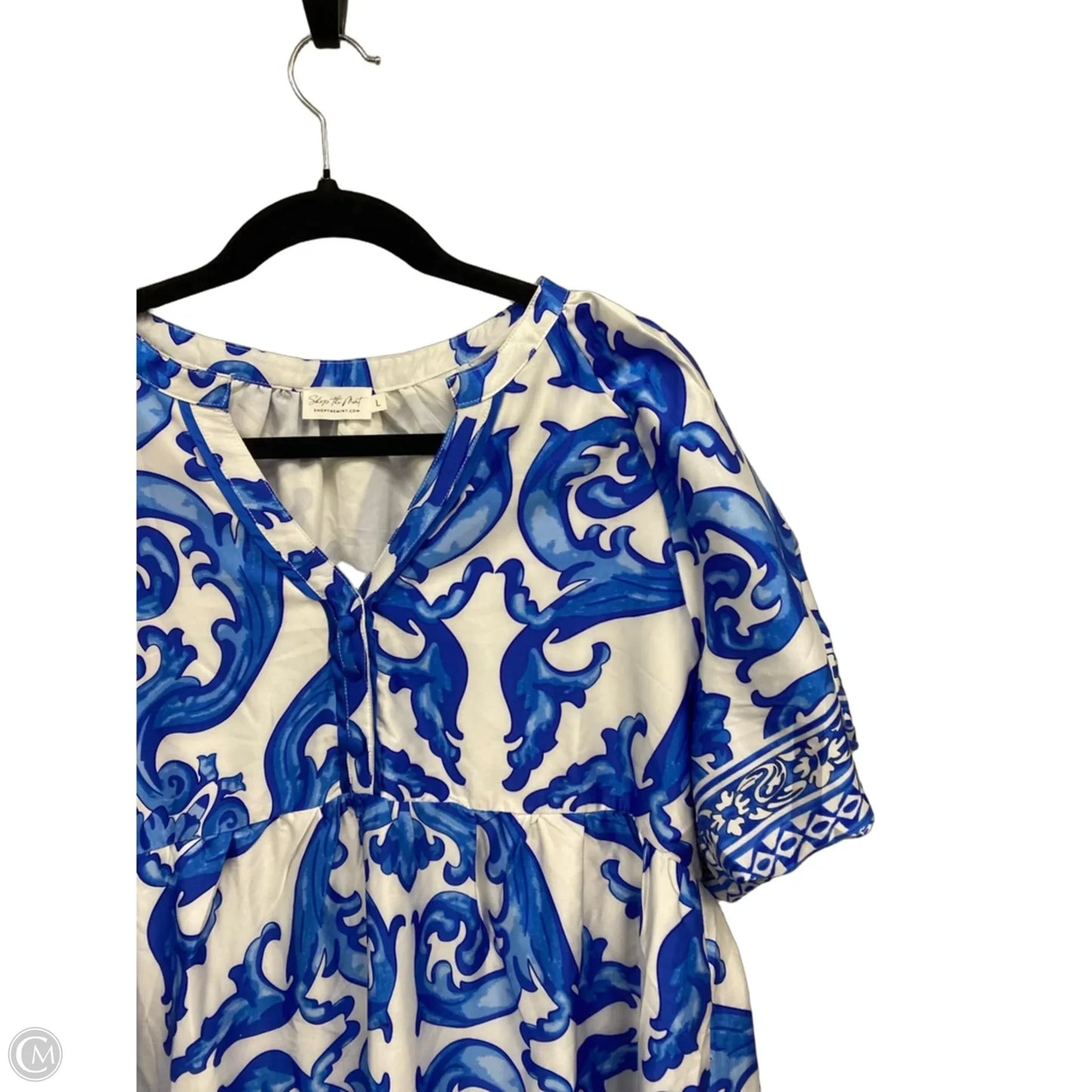 Dress Casual Short By Clothes Mentor In Blue & White, Size: L