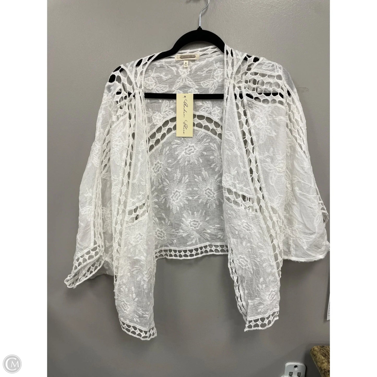 Cardigan By Clothes Mentor In White, Size: M