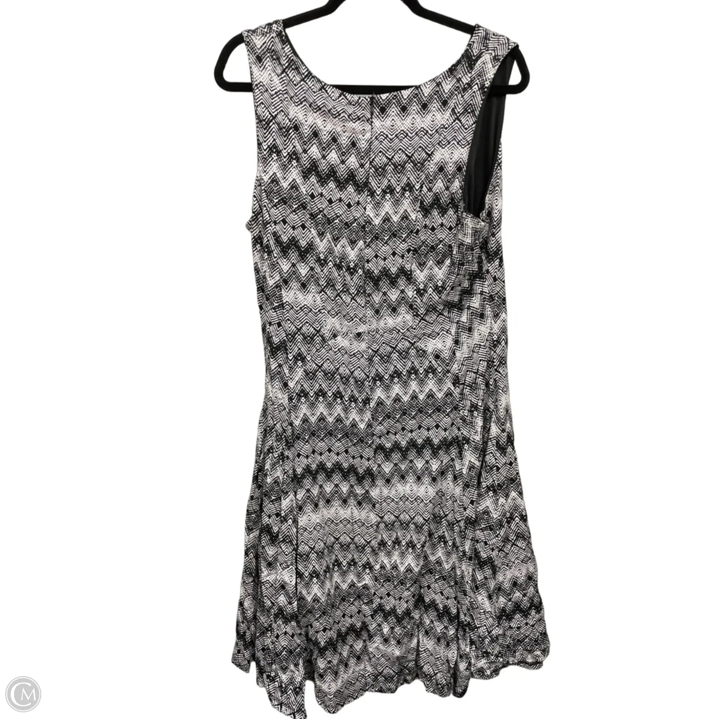 Dress Casual Midi By Clothes Mentor In Black & White, Size: 1x