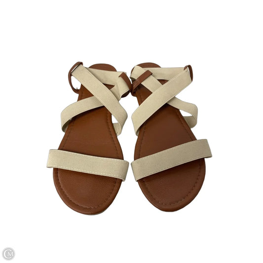 Sandals Flats By Clothes Mentor In Cream, Size: 9.5