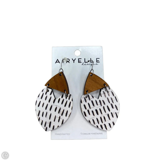 Earrings Dangle/drop By Clothes Mentor