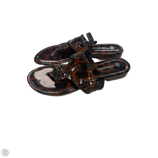 Sandals Flats By Versona In Black & Brown, Size: 8