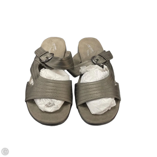 Sandals Flats By Easy Street In Brown, Size: 7.5
