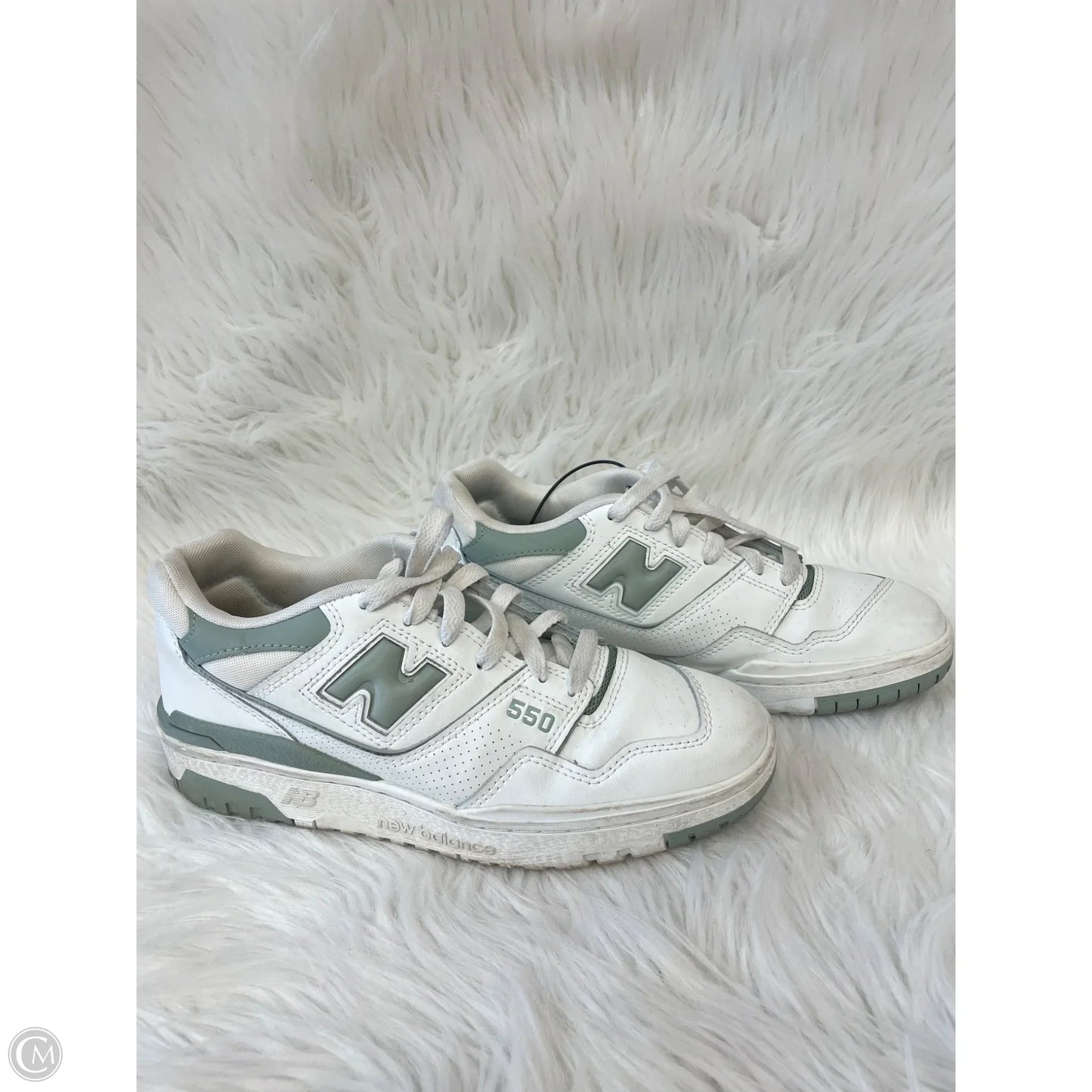 Shoes Sneakers By New Balance In Green & White, Size: 8.5