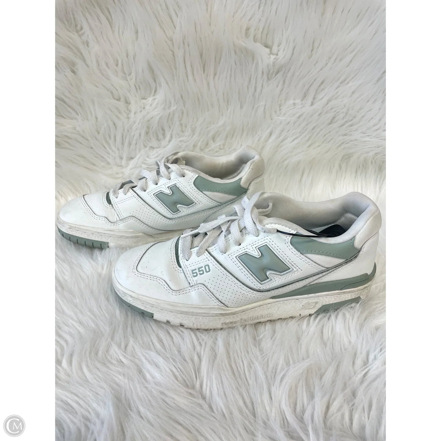 Shoes Sneakers By New Balance In Green & White, Size: 8.5