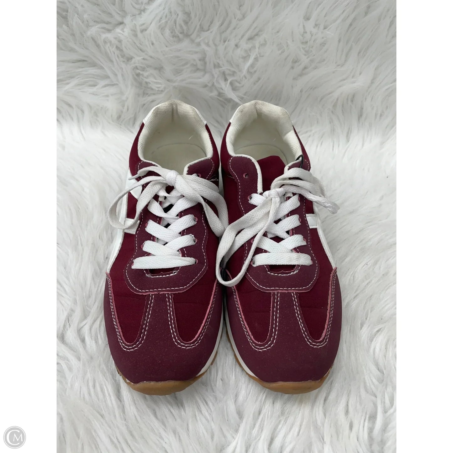Shoes Sneakers By Clothes Mentor In Maroon, Size: 9