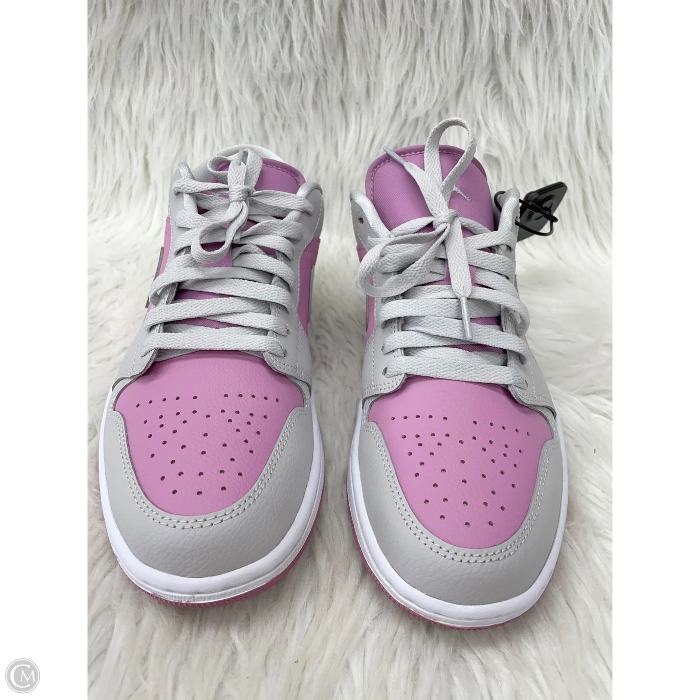 Shoes Sneakers By Nike In Grey & Pink, Size: 9