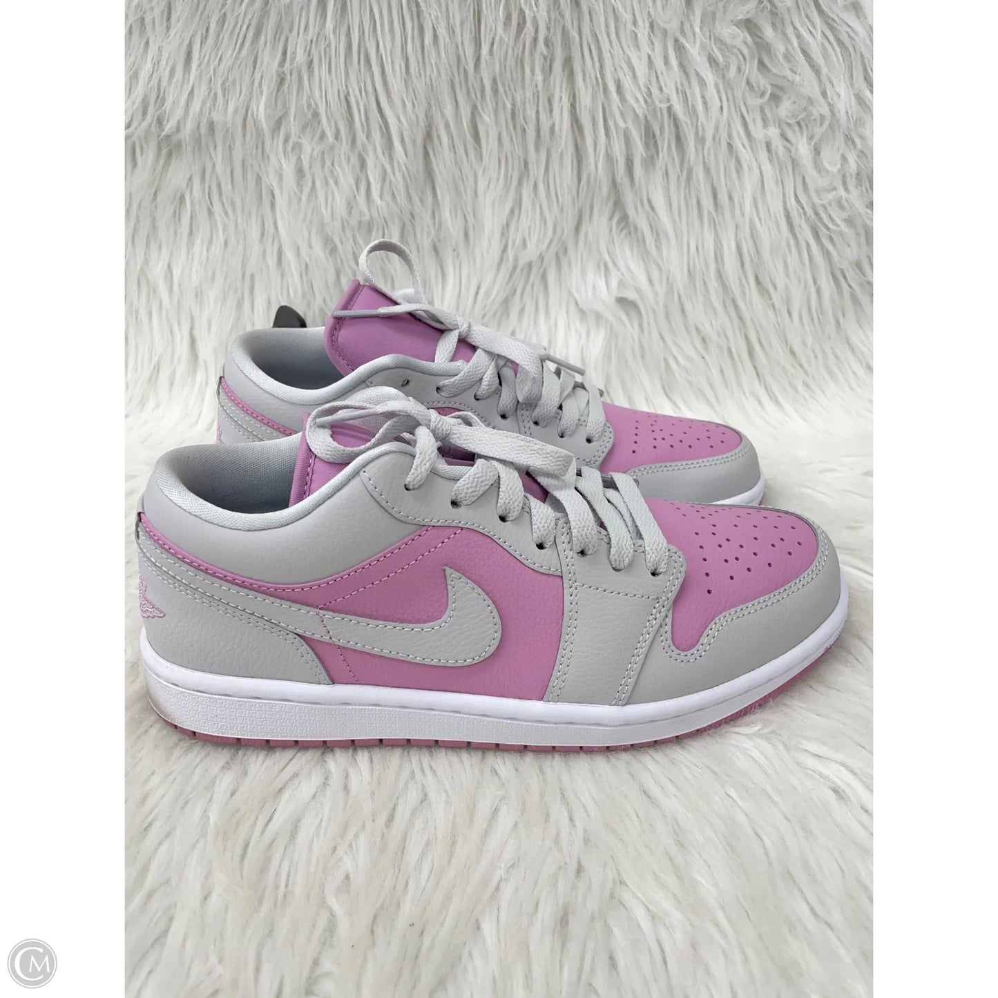 Shoes Sneakers By Nike In Grey & Pink, Size: 9