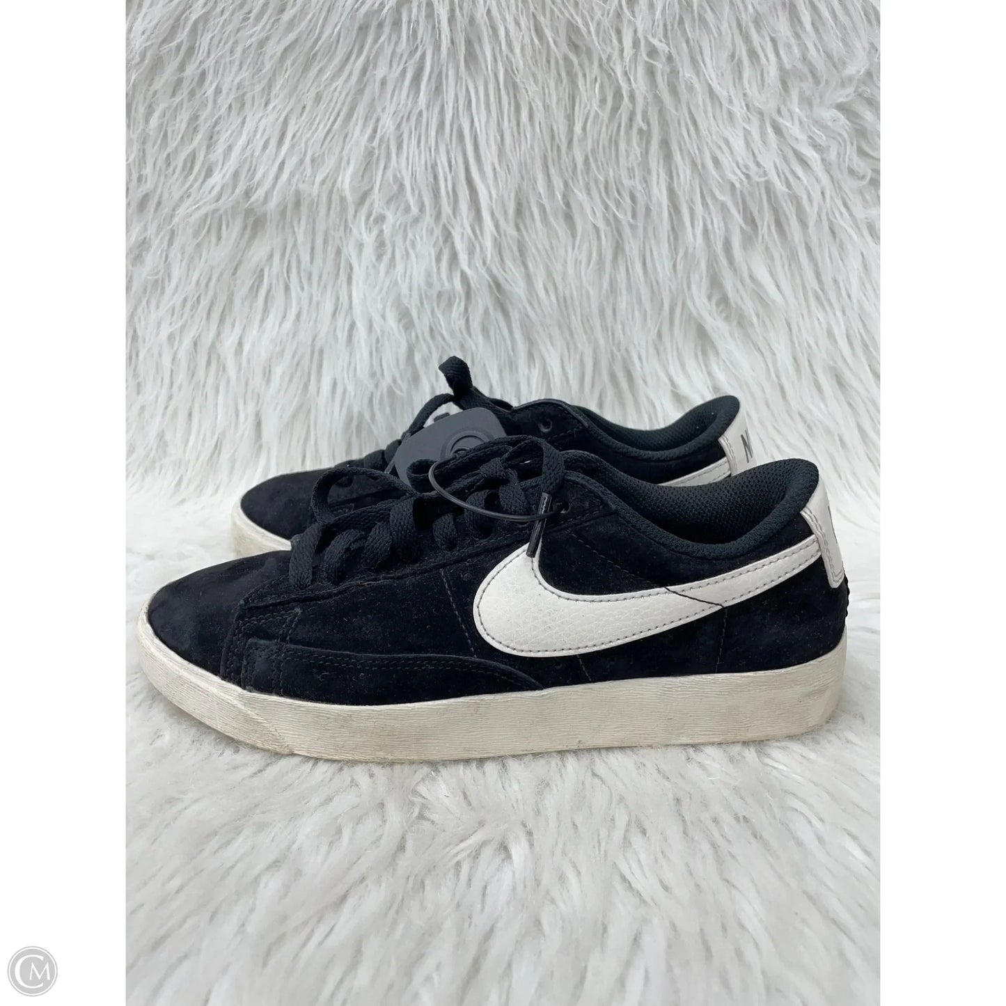 Shoes Sneakers By Nike In Black & Cream, Size: 6.5