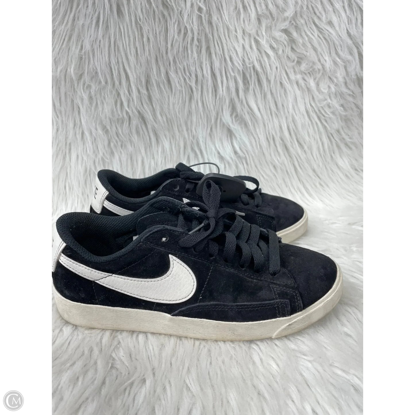 Shoes Sneakers By Nike In Black & Cream, Size: 6.5