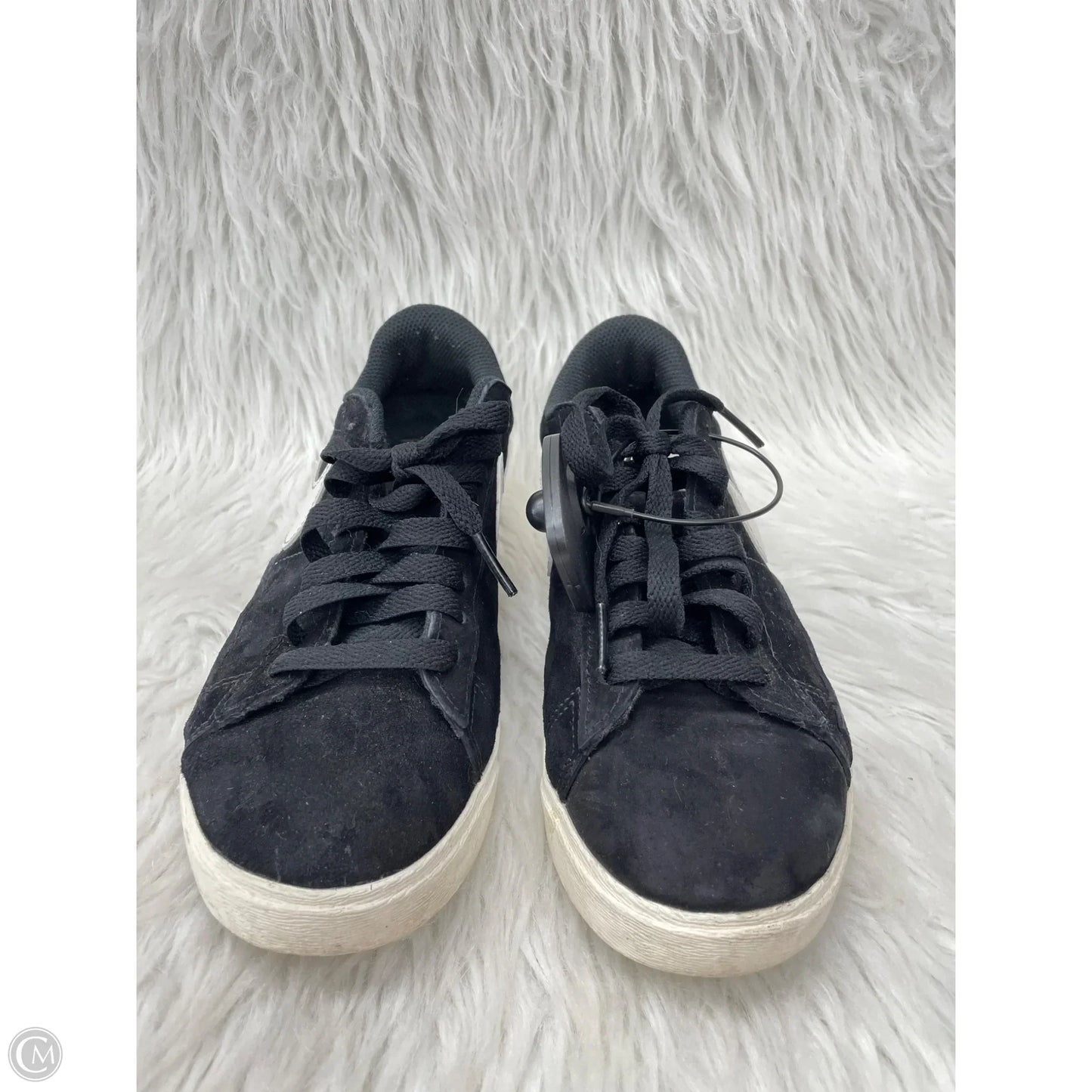 Shoes Sneakers By Nike In Black & Cream, Size: 6.5