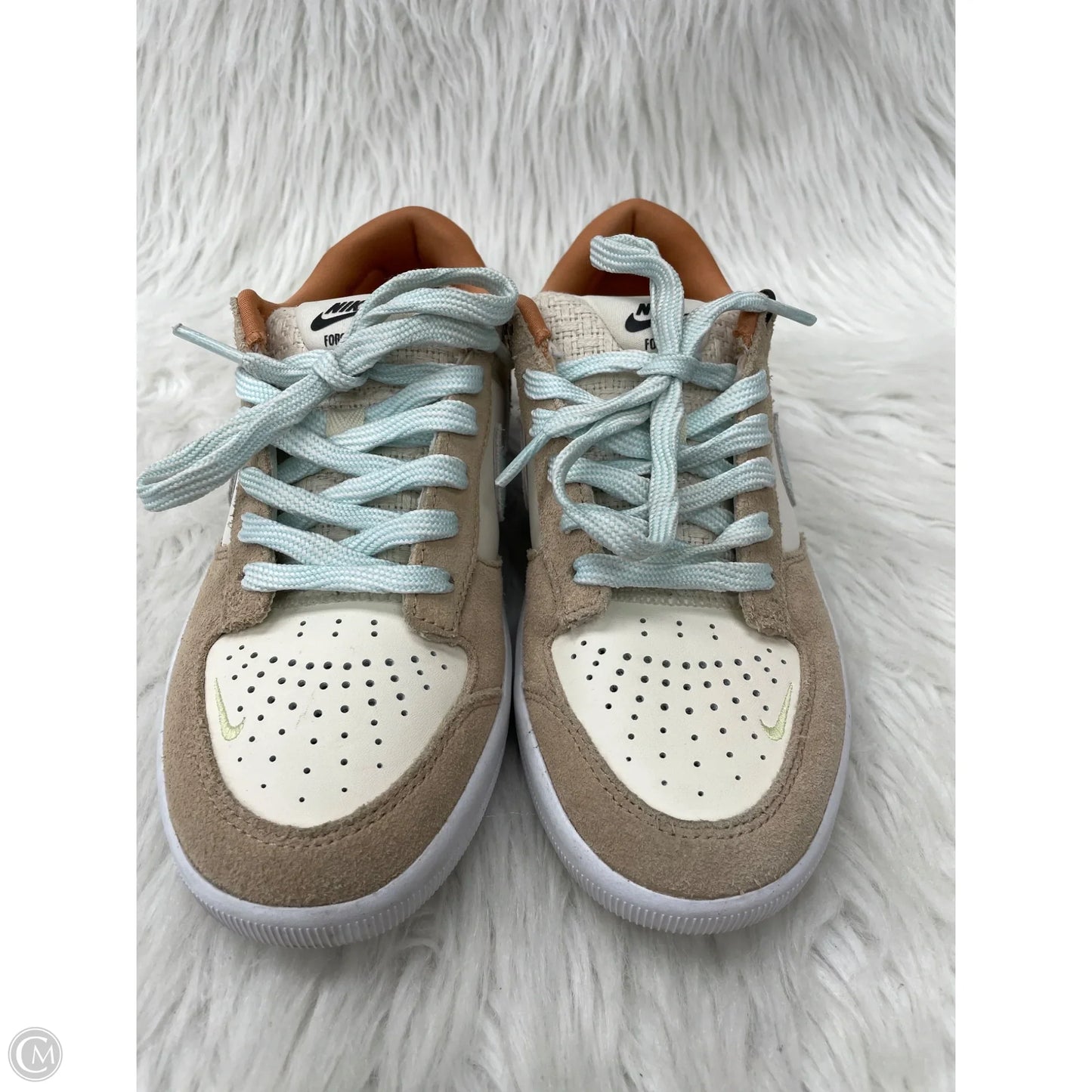 Shoes Sneakers By Nike In Cream & Tan, Size: 6.5