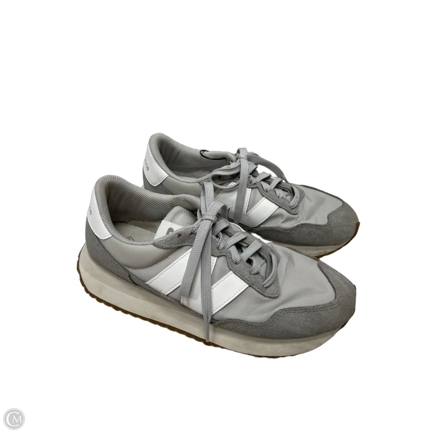 Shoes Athletic By New Balance In Grey & White, Size: 9