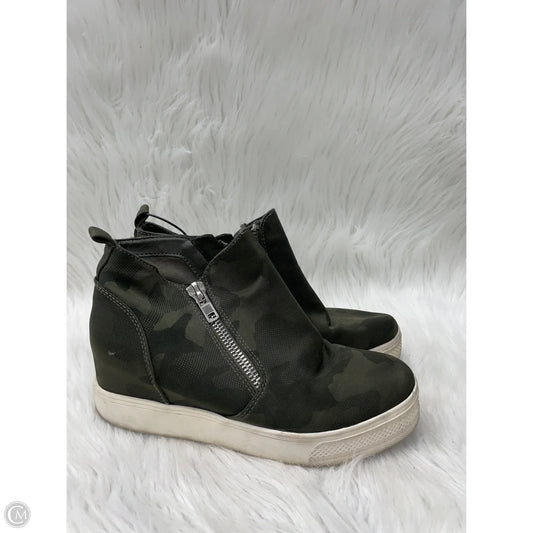 Shoes Sneakers By Steve Madden In Camouflage Print, Size: 7.5