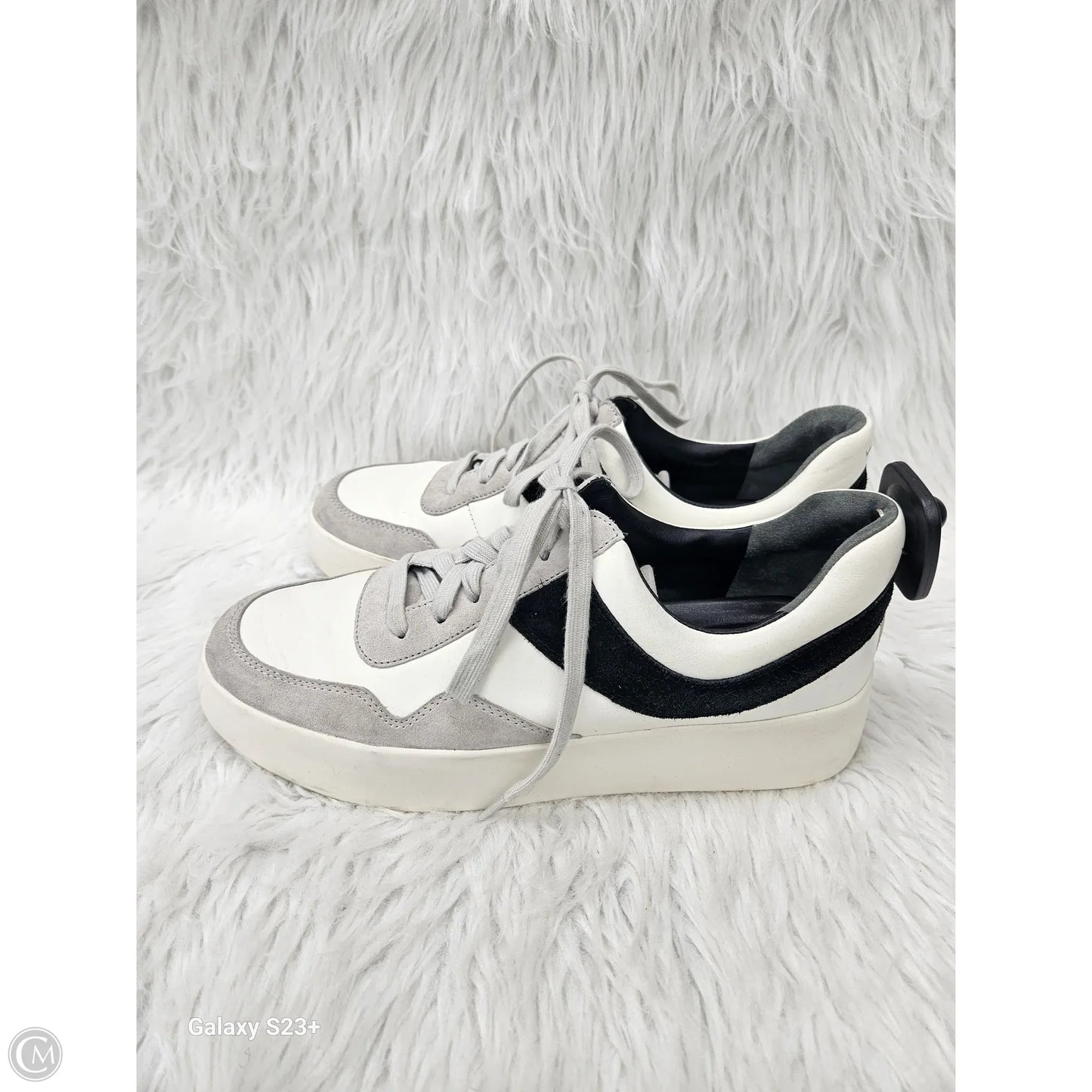 Shoes Sneakers By Vince Camuto In Grey & White, Size: 9