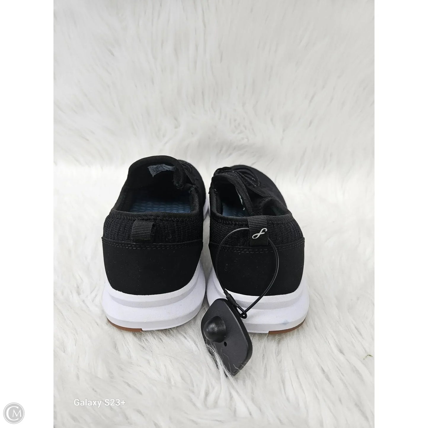 Shoes Sneakers By Freely In Black, Size: 9