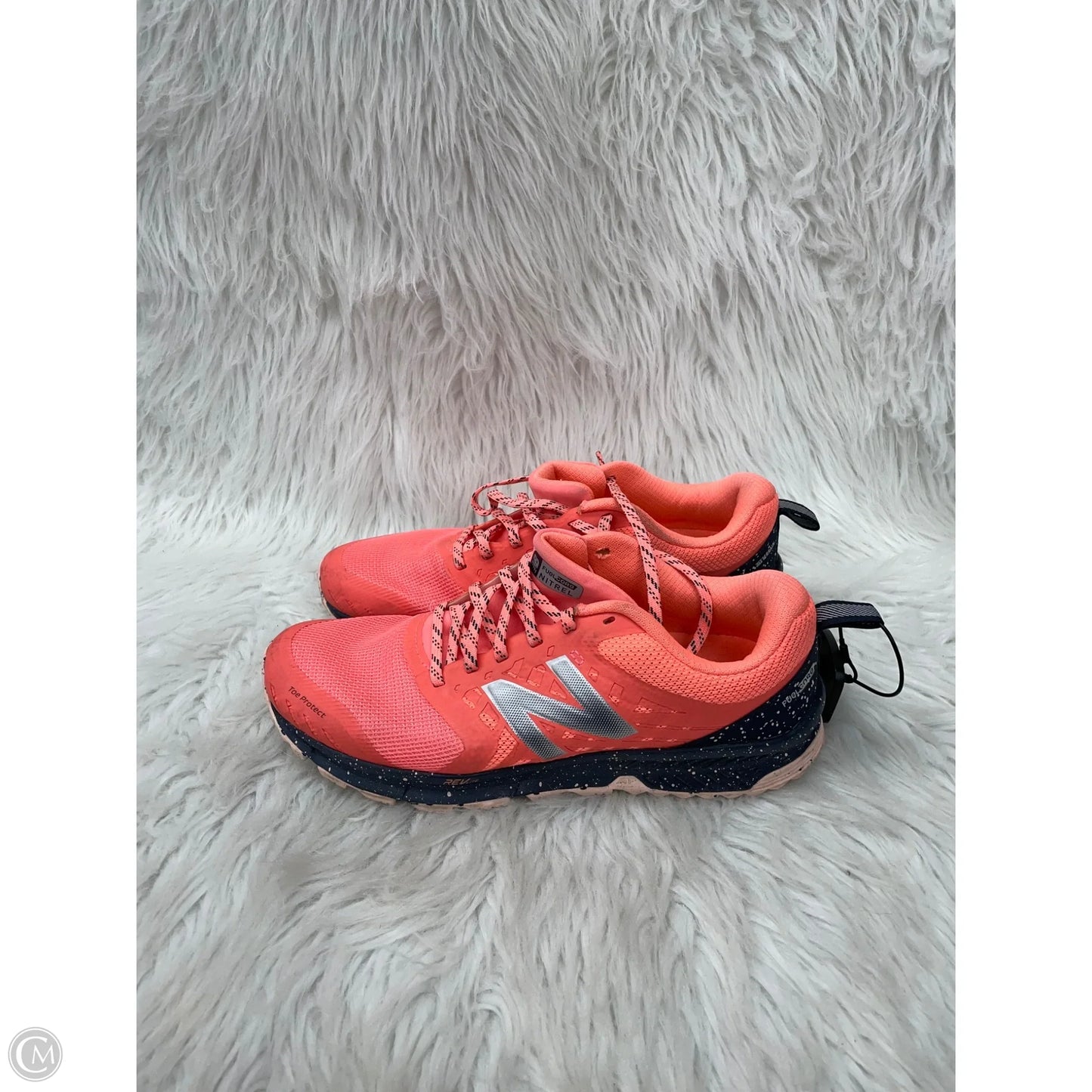 Shoes Athletic By New Balance In Coral, Size: 9