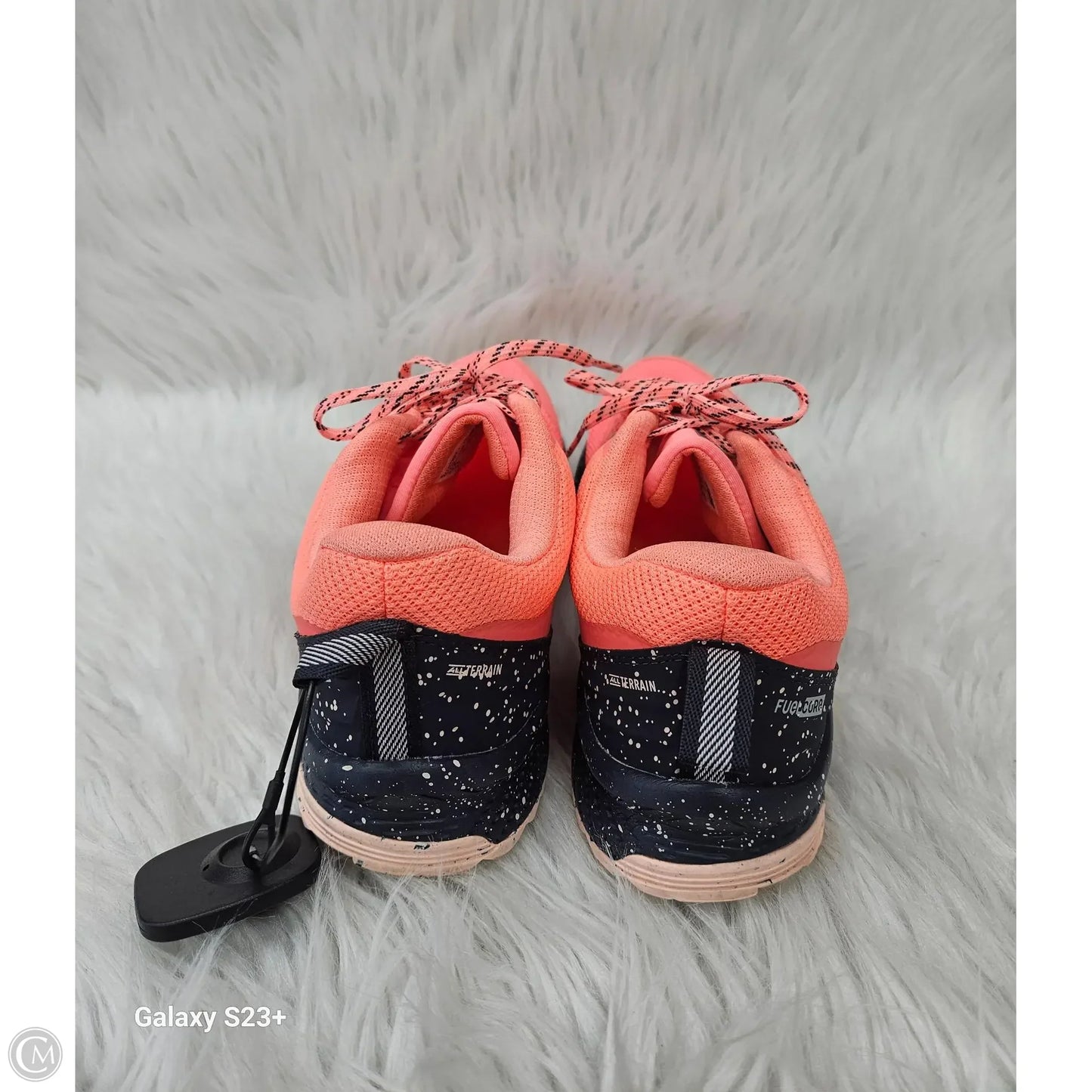 Shoes Athletic By New Balance In Peach, Size: 9.5