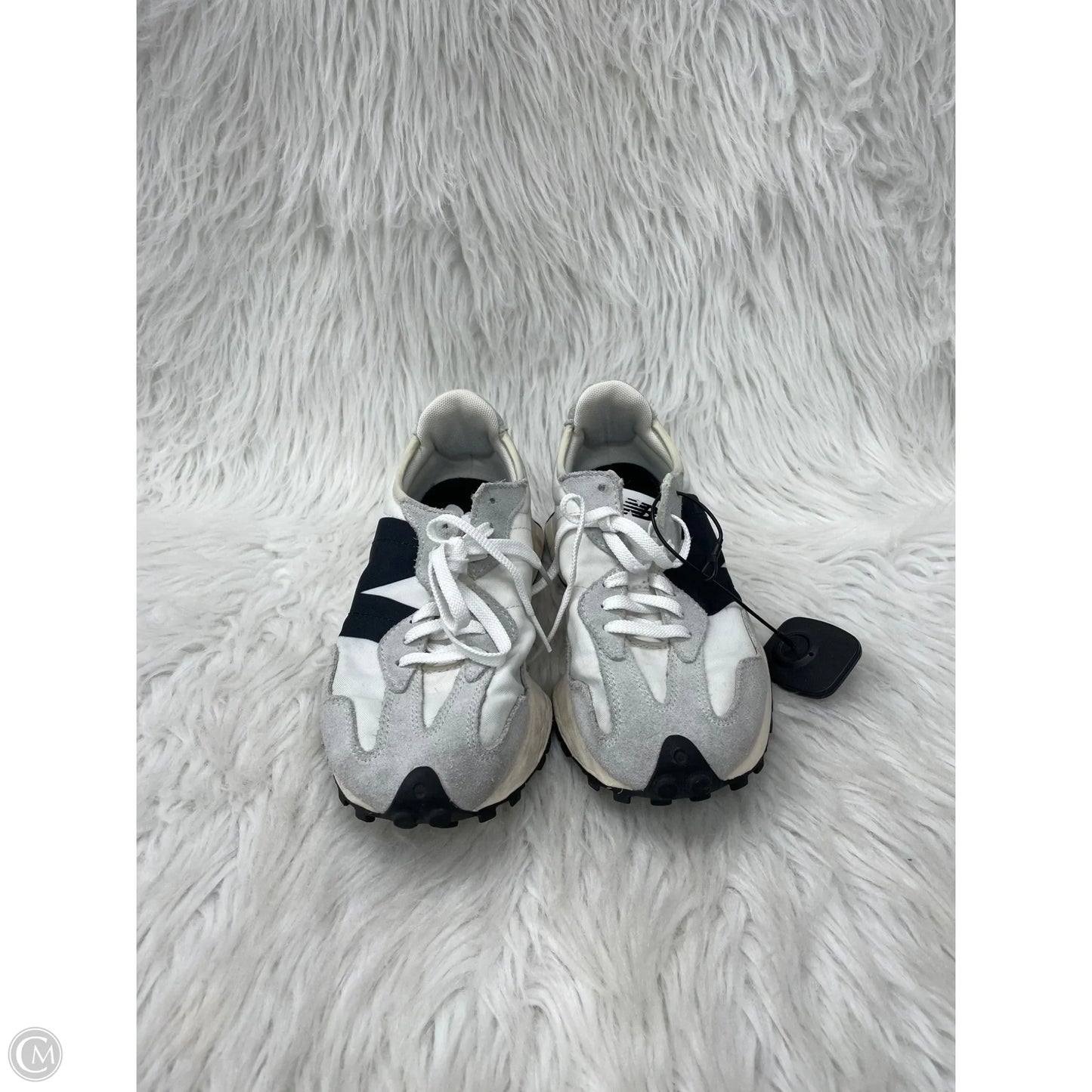 Shoes Athletic By New Balance In Grey & White, Size: 6