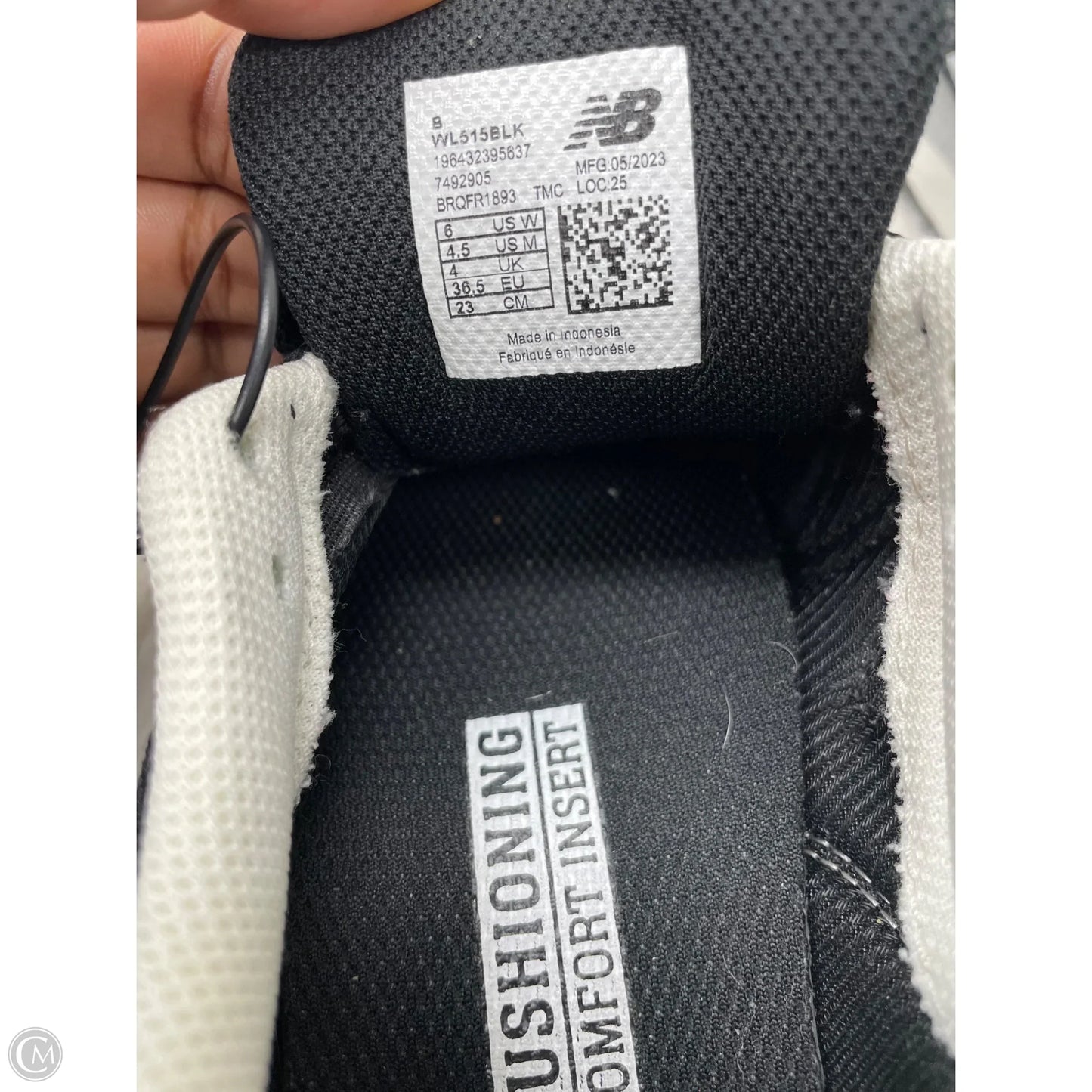 Shoes Athletic By New Balance In Black & White, Size: 6