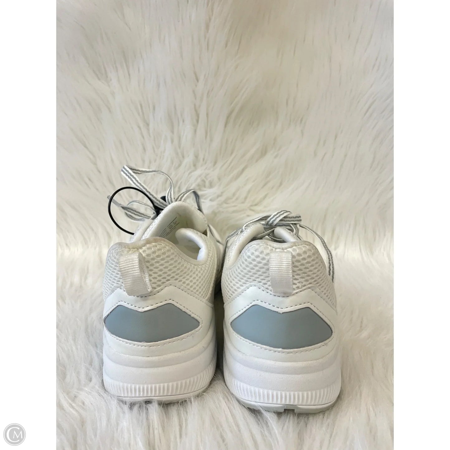 Shoes Athletic By Avia In White, Size: 9