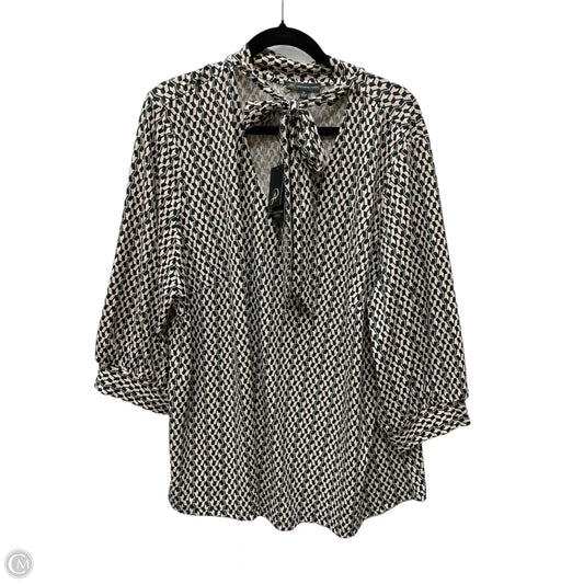 Top Short Sleeve By Adrianna Papell In Geometric Pattern, Size: 3x