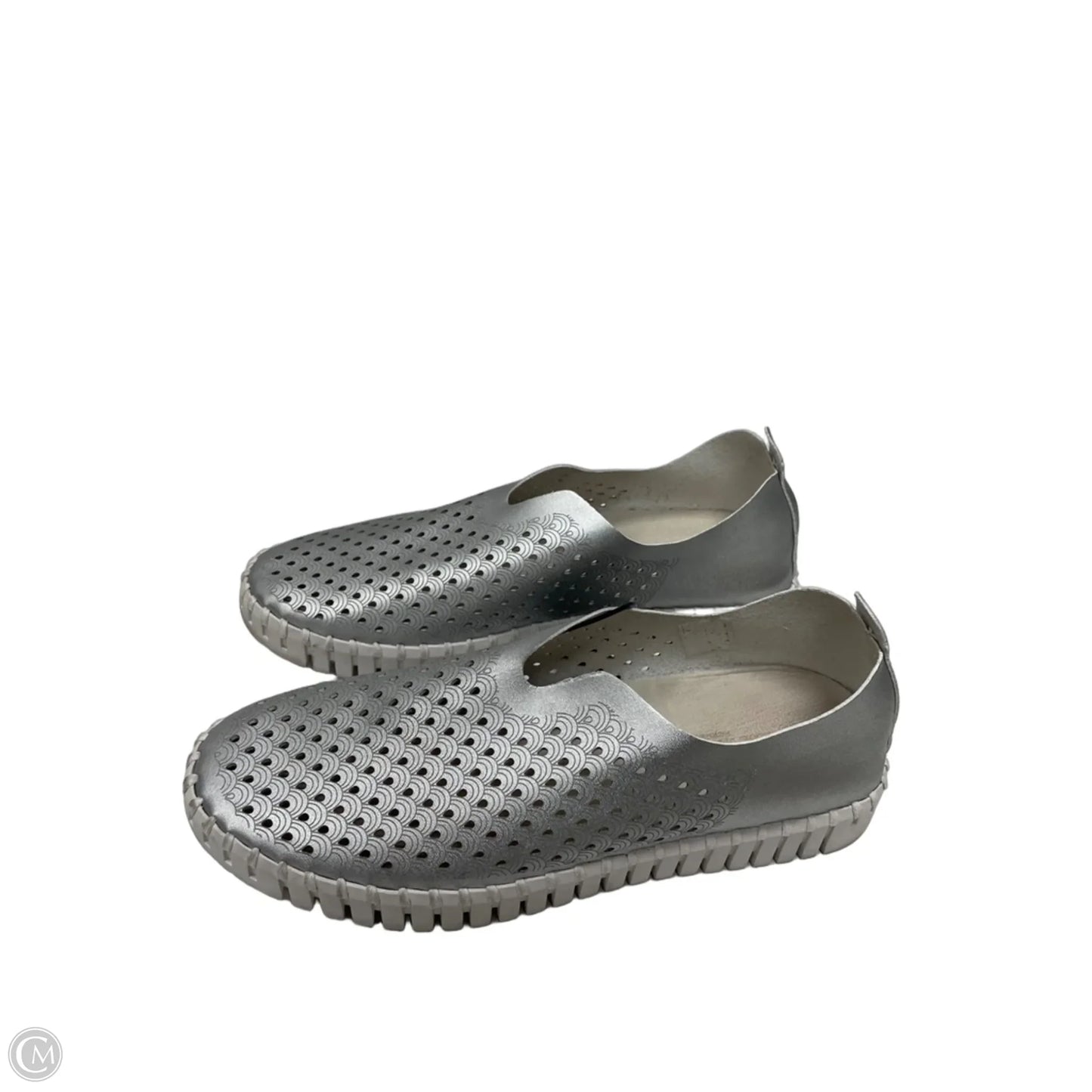 Shoes Flats By Cmb In Silver, Size: 7