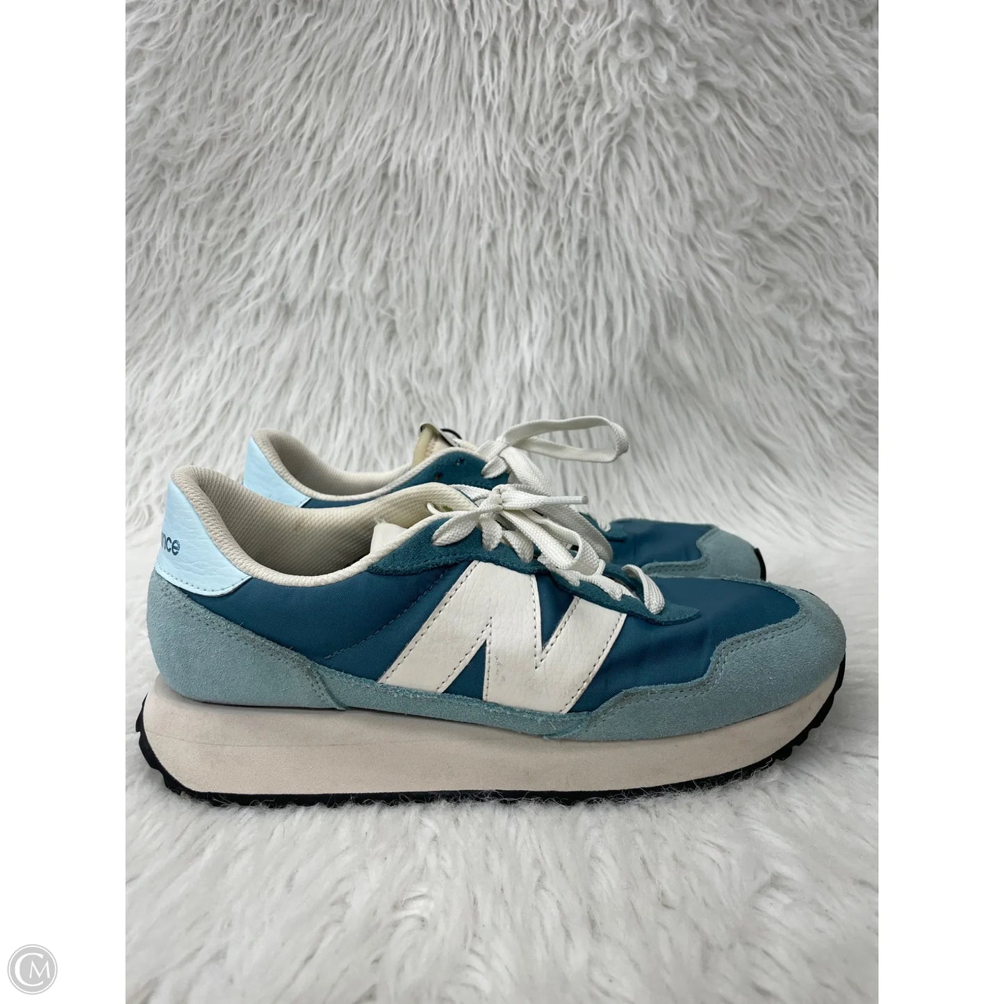 Shoes Athletic By New Balance In Black & White, Size: 9