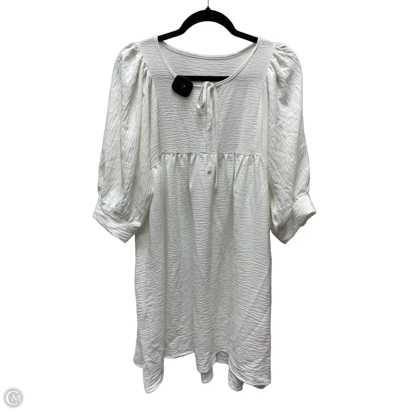 Dress Casual Short By Clothes Mentor In White, Size: L