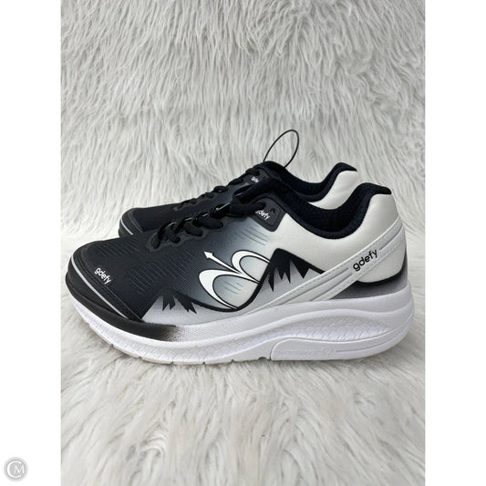 Shoes Athletic By Cmb In Black & White, Size: 8