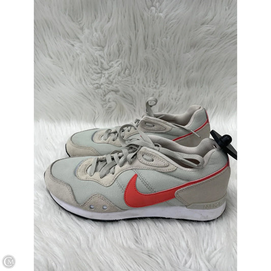 Shoes Sneakers By Nike In Grey & Pink, Size: 9