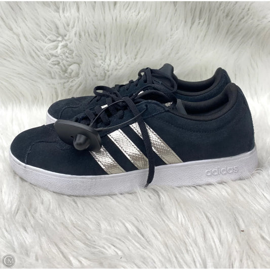 Shoes Sneakers By Adidas In Black & White, Size: 10