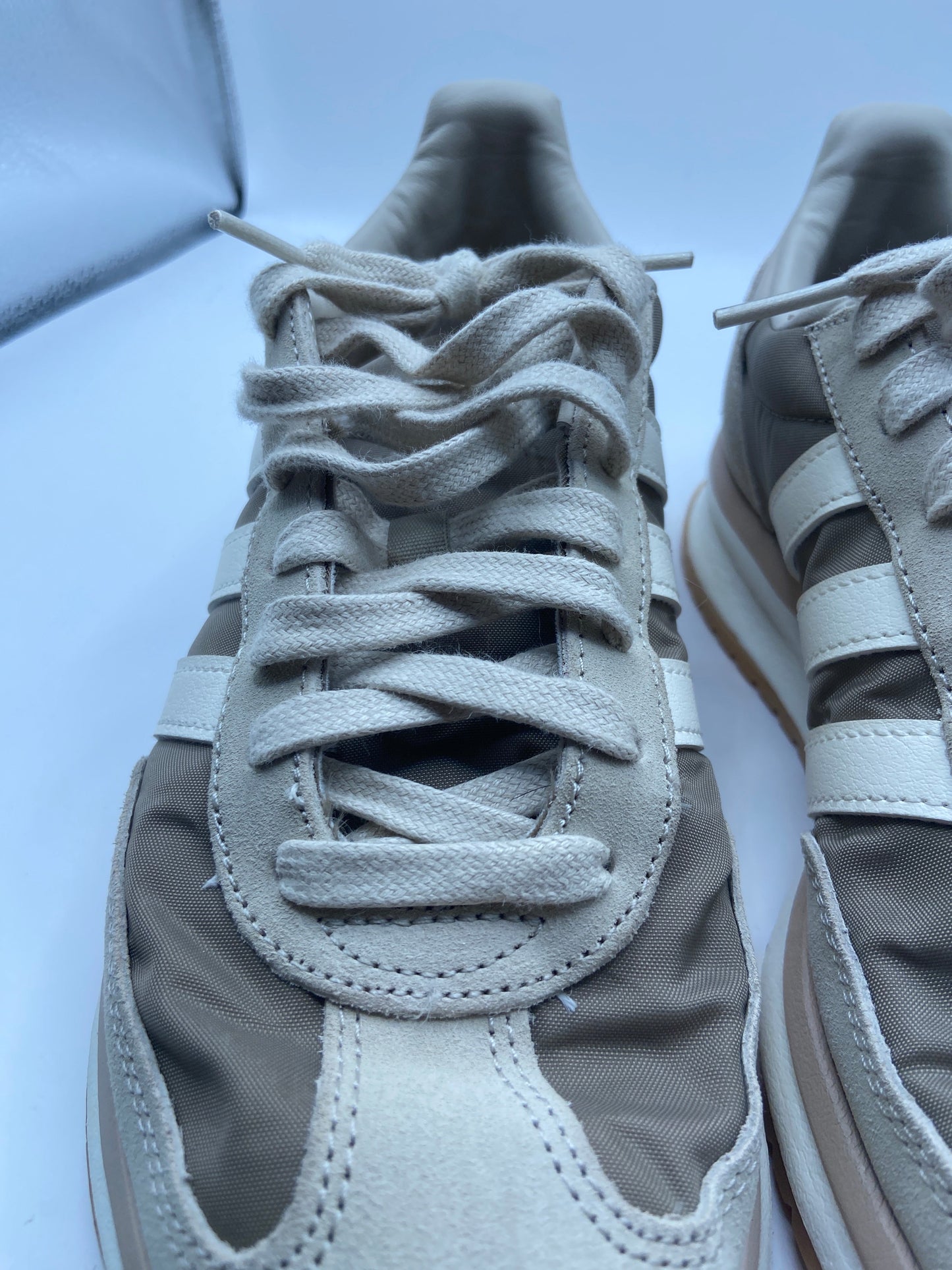 Shoes Sneakers By Adidas In Cream, Size: 8