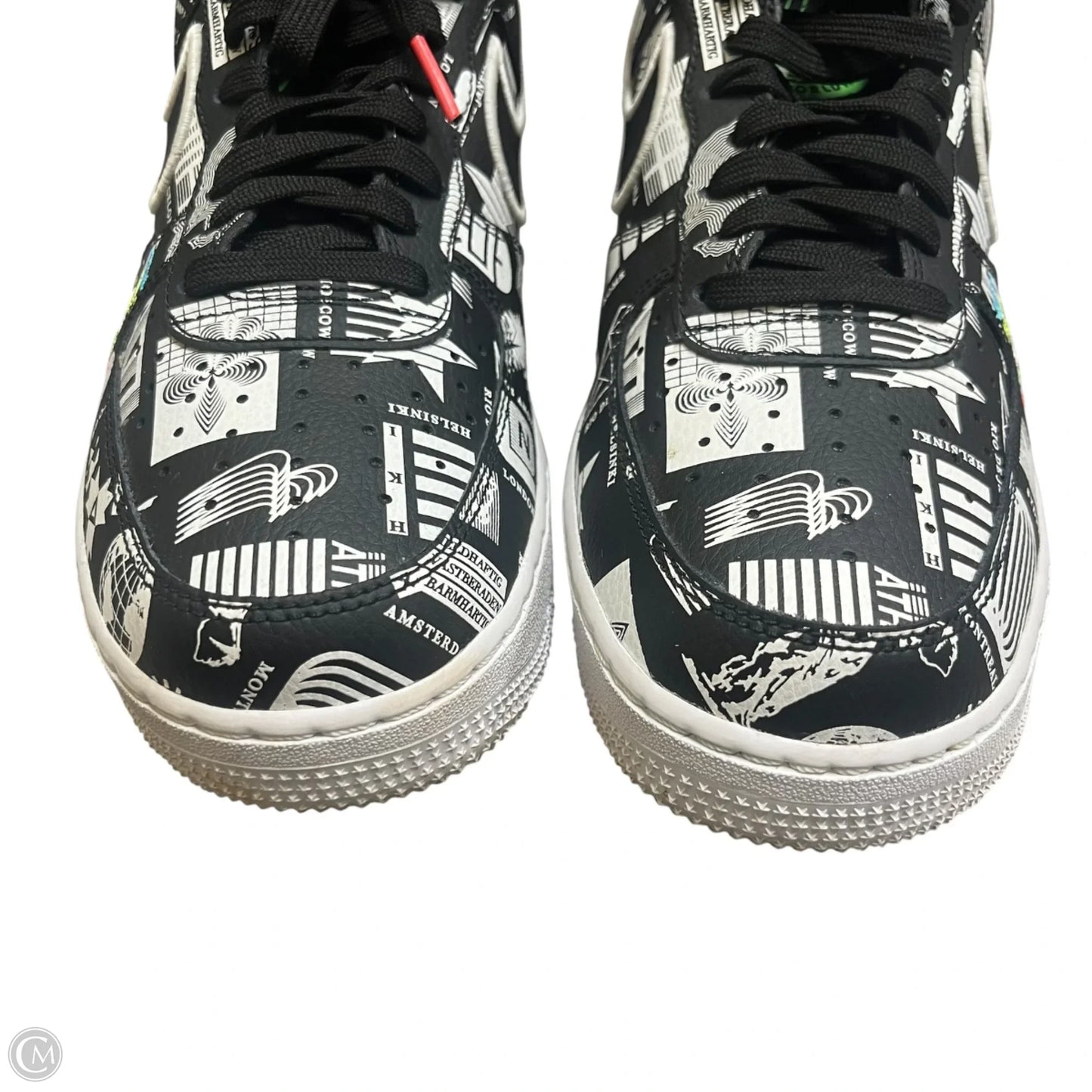 Shoes Sneakers By Nike In Black & White, Size: 8.5