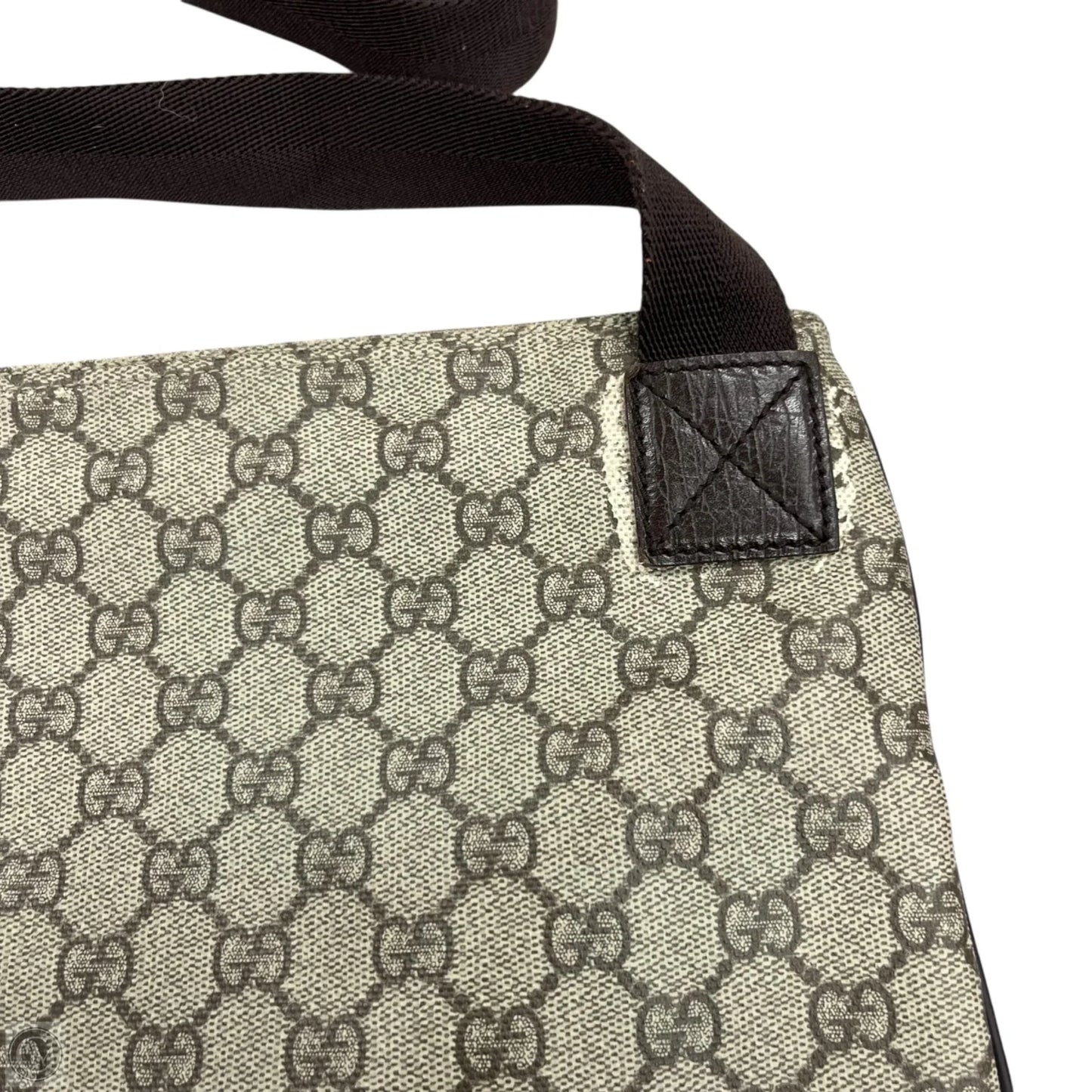 Crossbody Luxury Designer By Gucci, Size: Medium