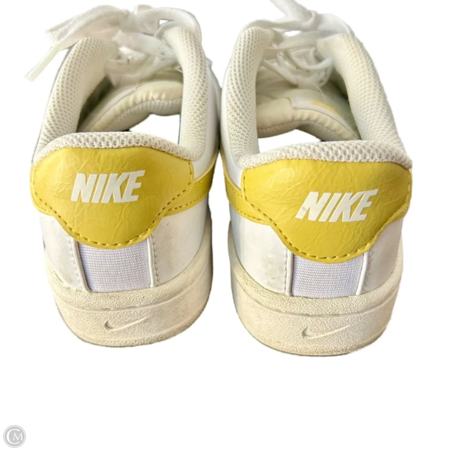 Shoes Sneakers By Nike In White & Yellow, Size: 6.5
