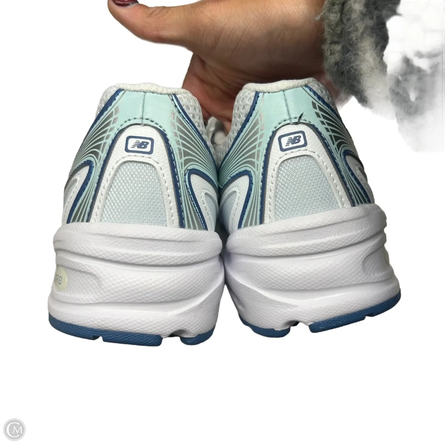 Shoes Sneakers By New Balance In Grey & White, Size: 7