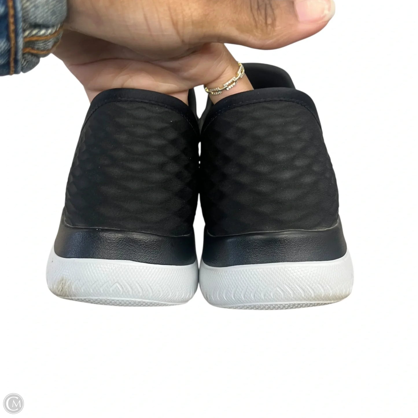 Shoes Sneakers By Skechers In Black & Grey, Size: 9