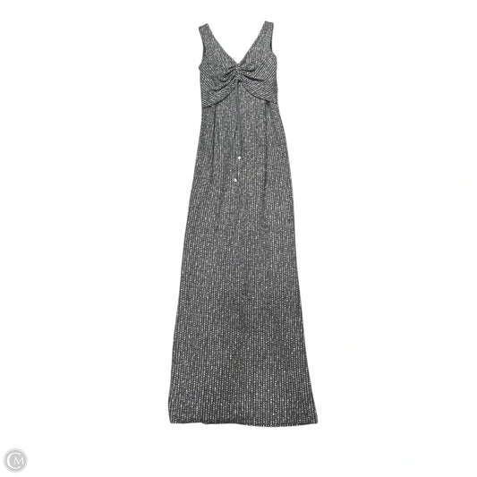 Dress Casual Maxi By Scott Mcclintok In Grey & Silver, Size: M