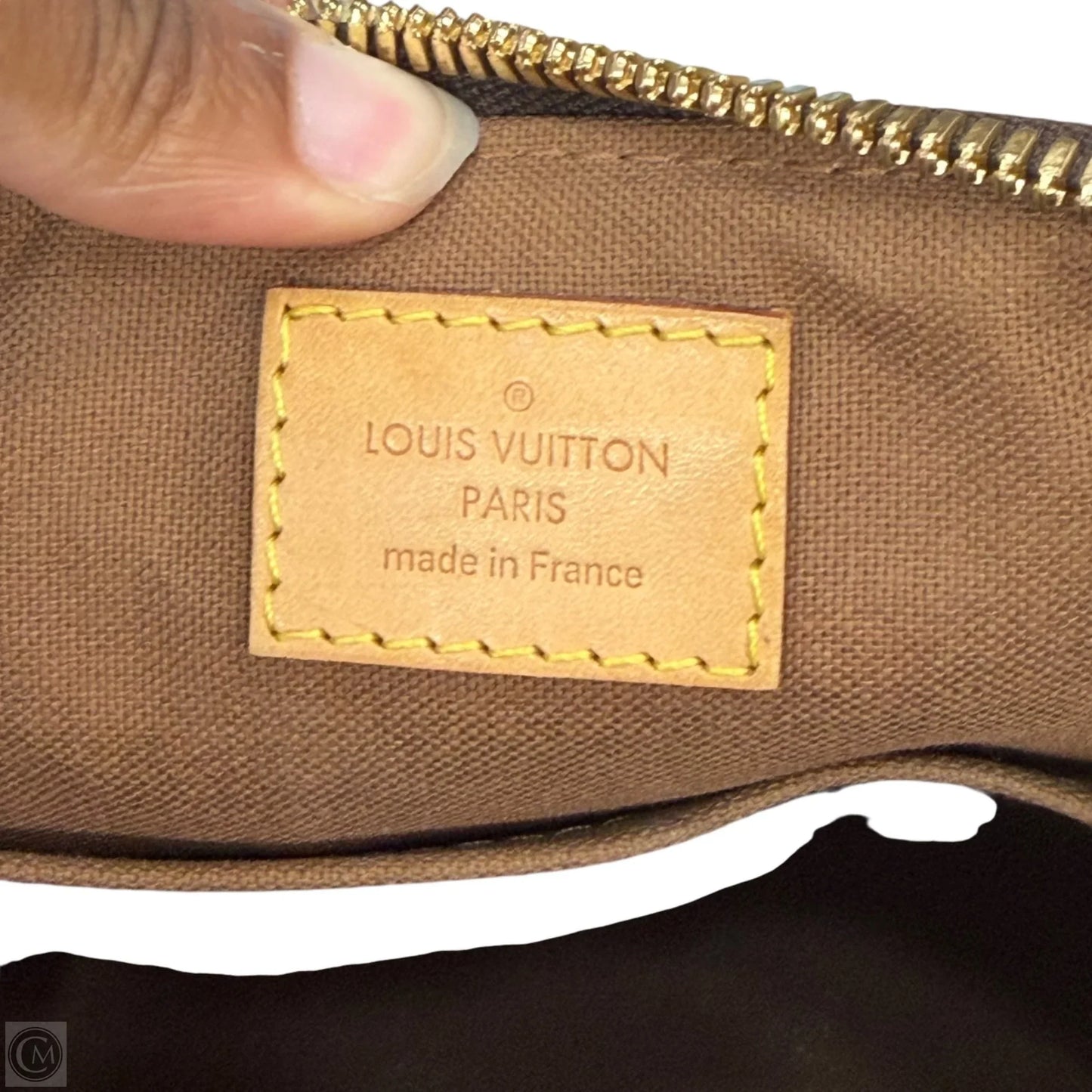 Handbag Luxury Designer By Louis Vuitton, Size: Medium