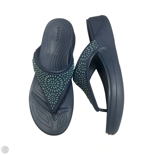 Sandals Flip Flops By Crocs In Navy, Size: 8